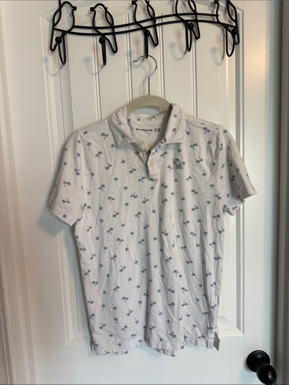 Boys 15/16 abercrombie kids White Polo with Blue Palm Pattern